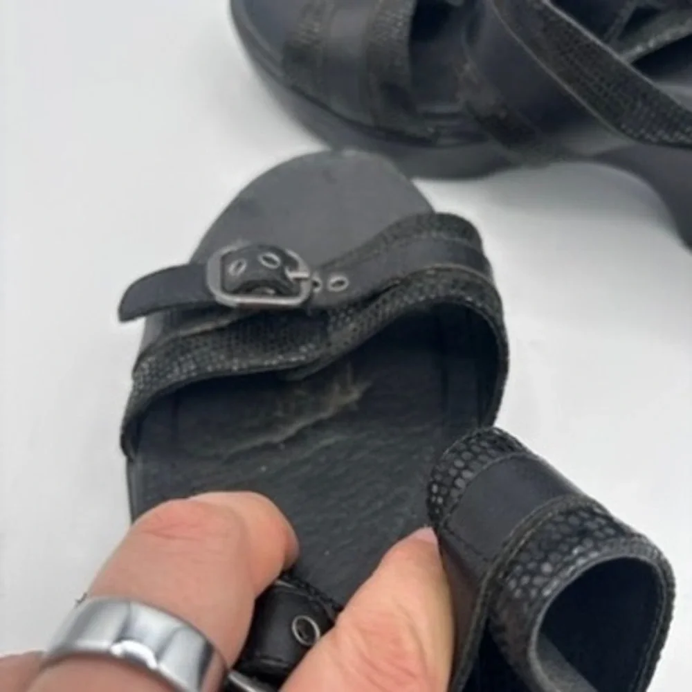 Dansko Wedge‎ Sandals Womens Sz 40 Black Leather Buckle Comfort Shoes
